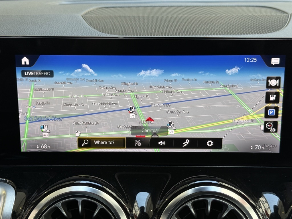 2023 Mercedes Benz EQB photo 23
