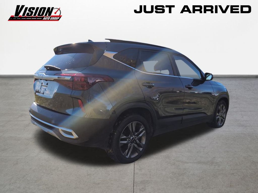 2023 Kia Seltos S photo 3