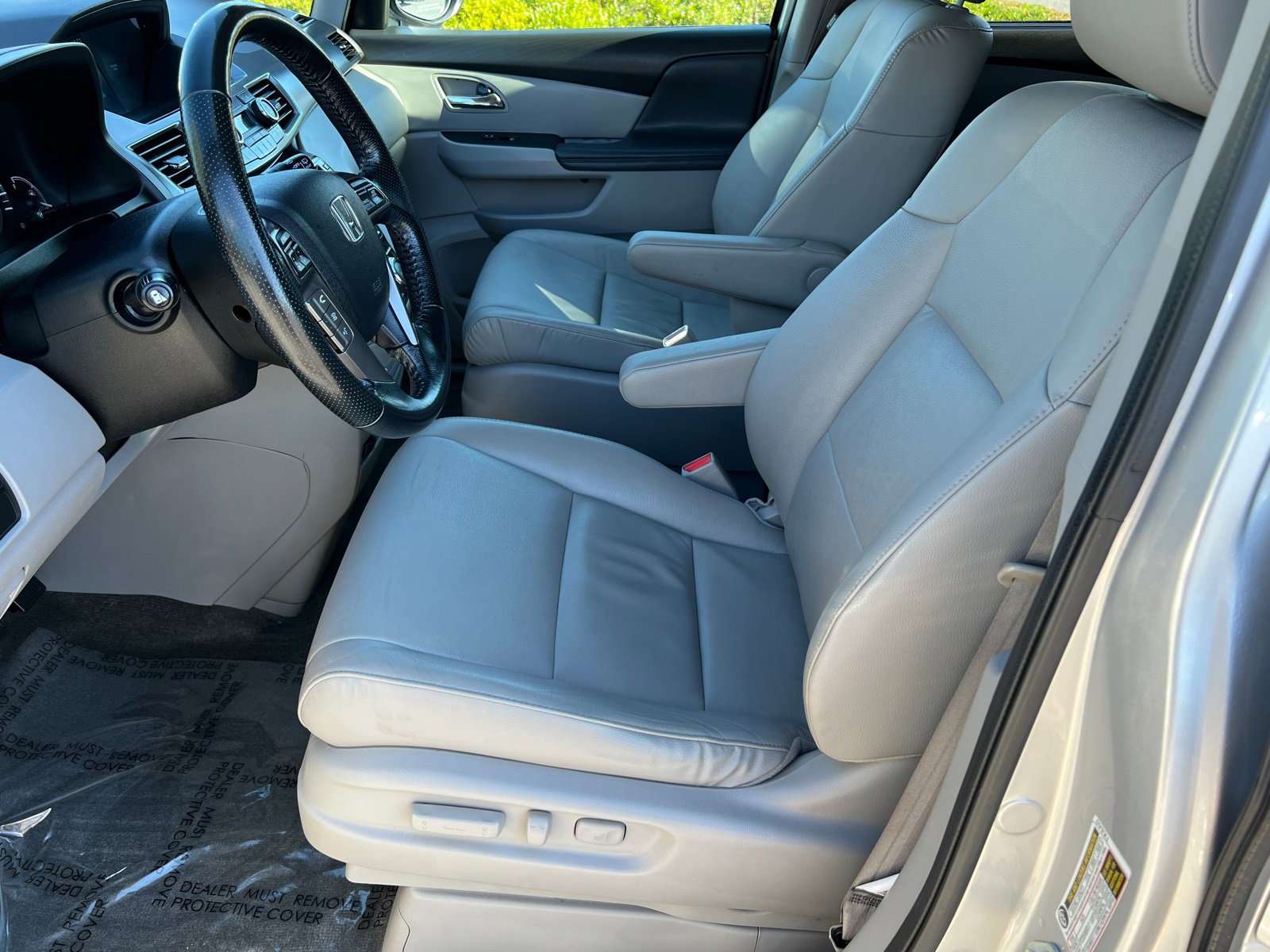 2015 Honda Odyssey EX-L photo 24