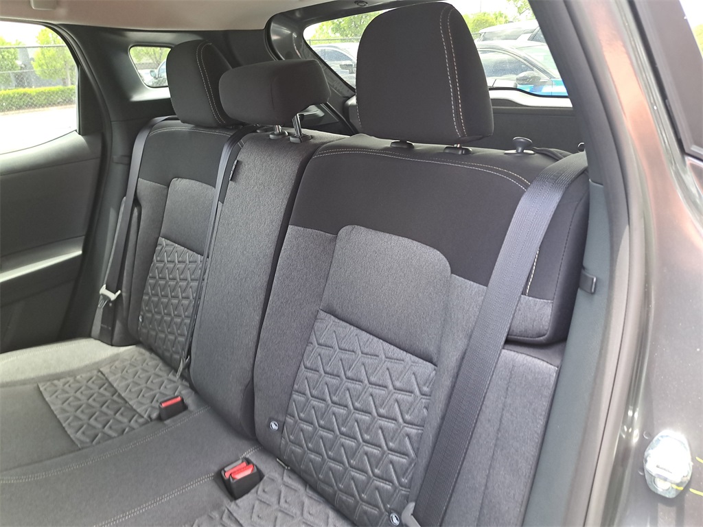 2025 Nissan Kicks SV photo 10