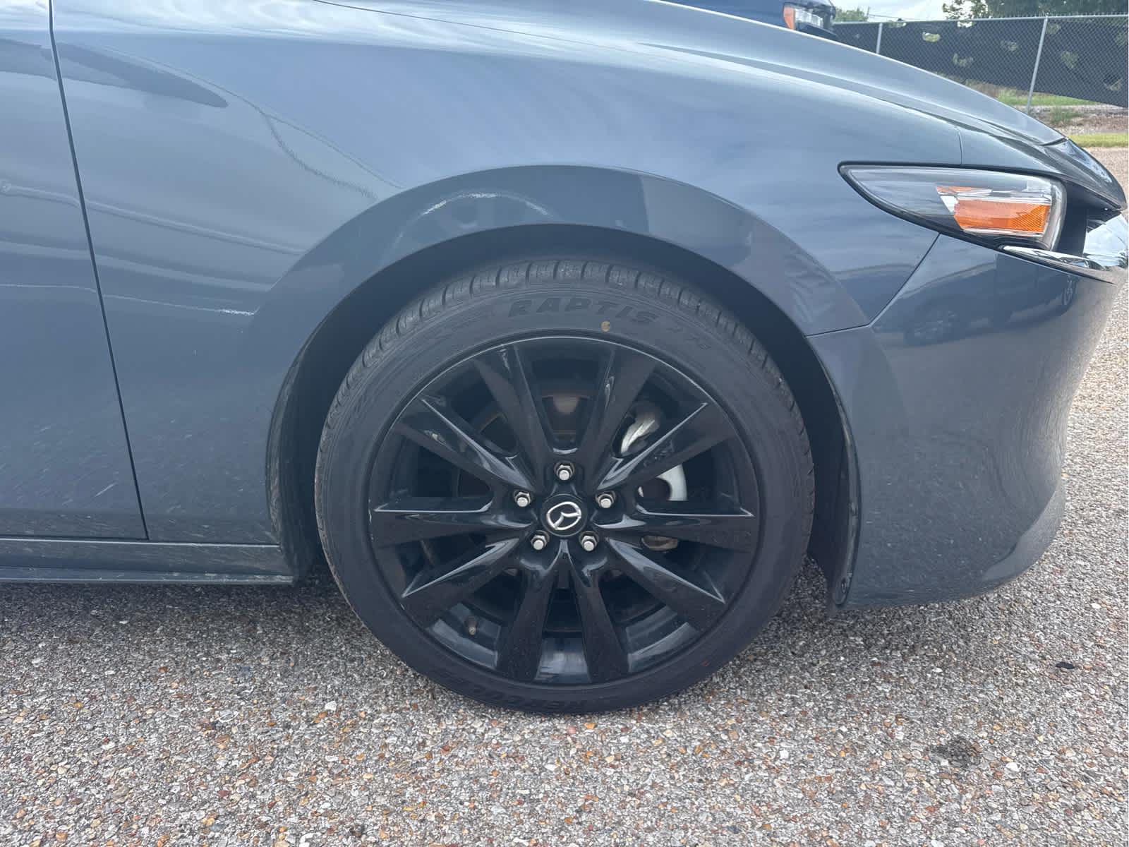 2024 Mazda Mazda3 2.5 s Carbon photo 2