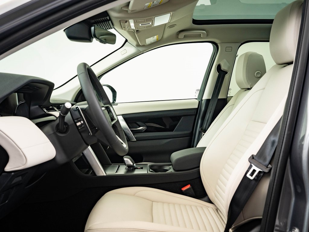 2025 Land Rover Discovery Sport S photo 16