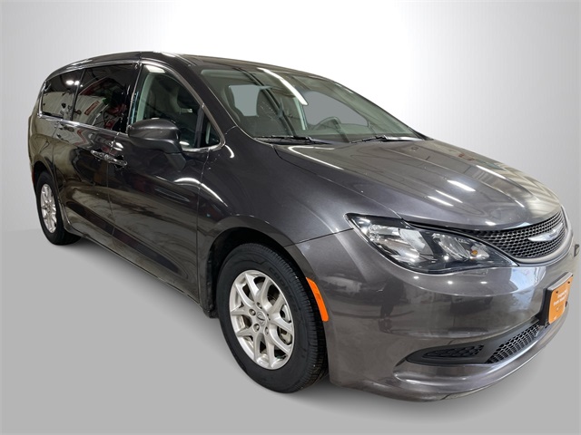 2023 Chrysler Voyager LX photo 2