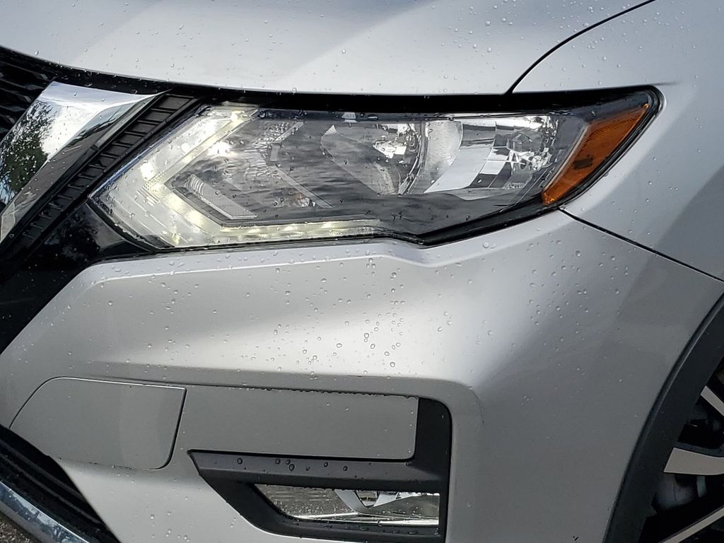 2019 Nissan Rogue SL photo 16
