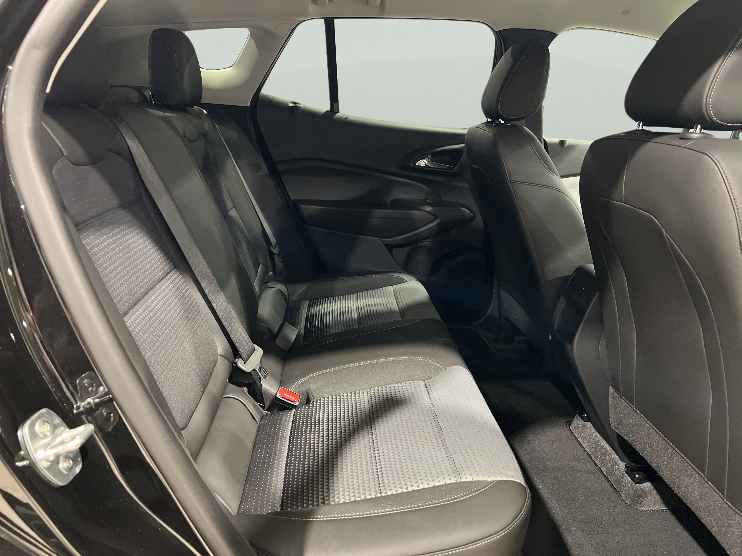 2025 Chevrolet Trax LT photo 11