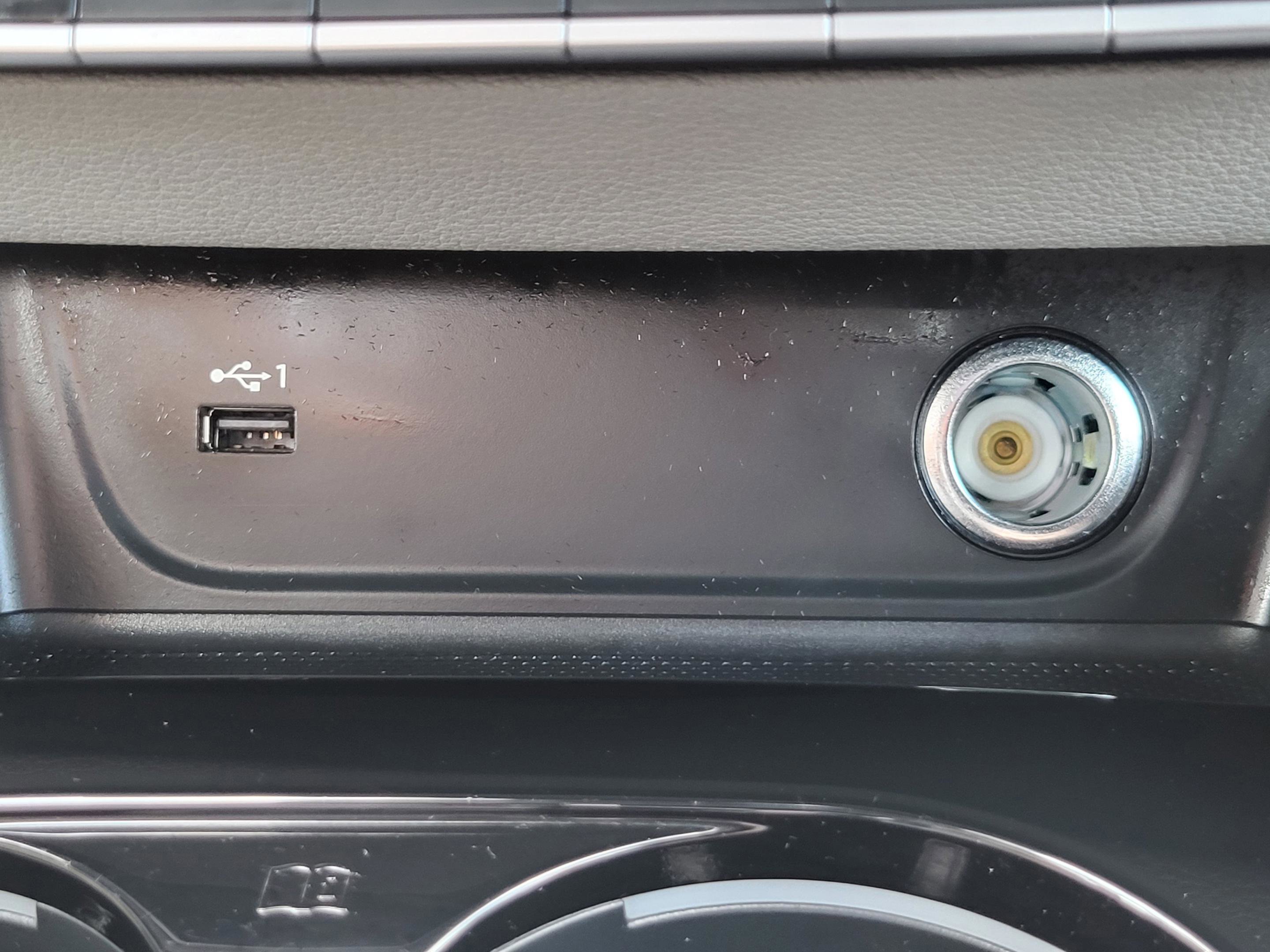 2023 Audi A4 40 Premium photo 47