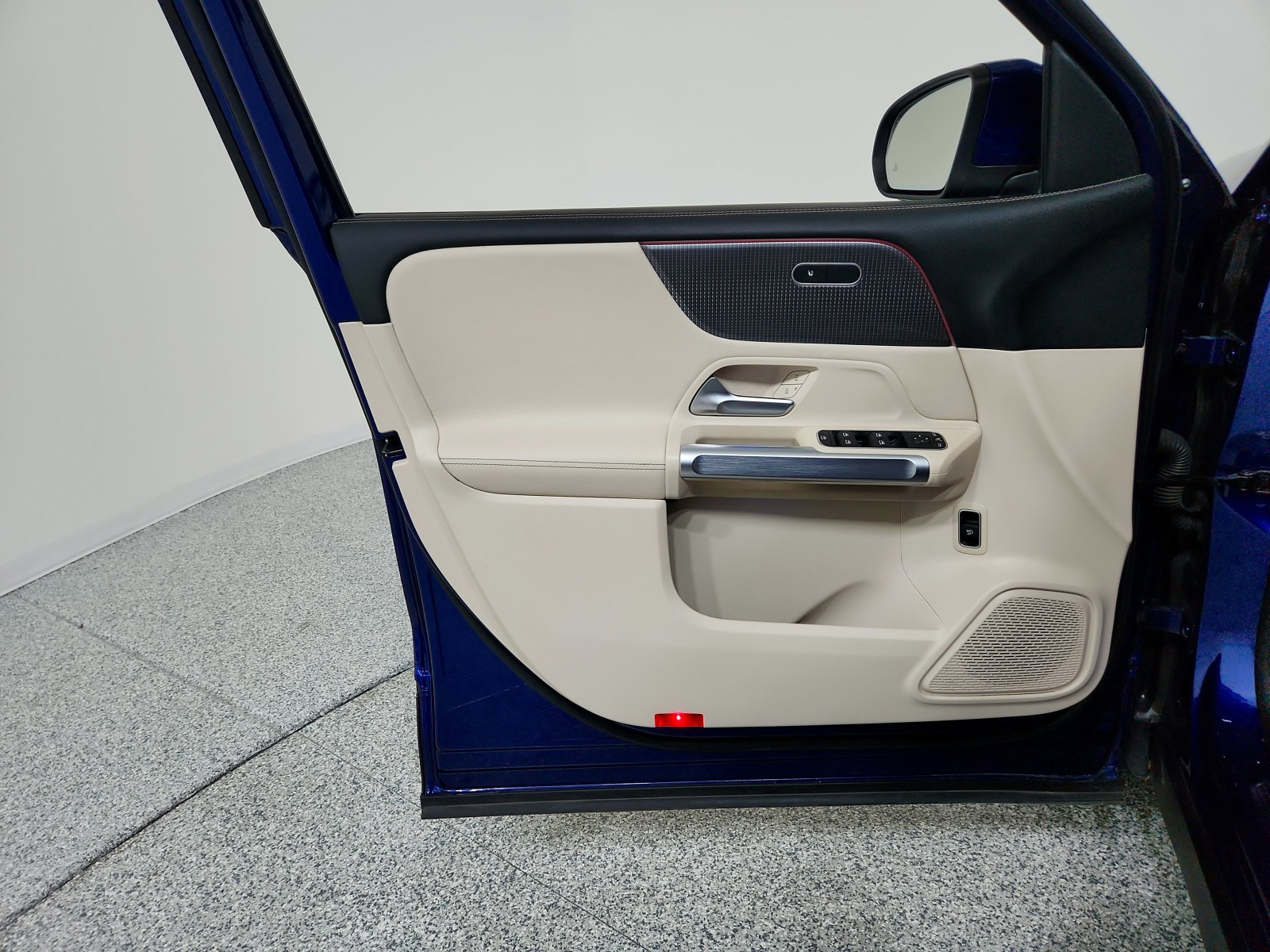2022 Mercedes Benz GLB 250 photo 30