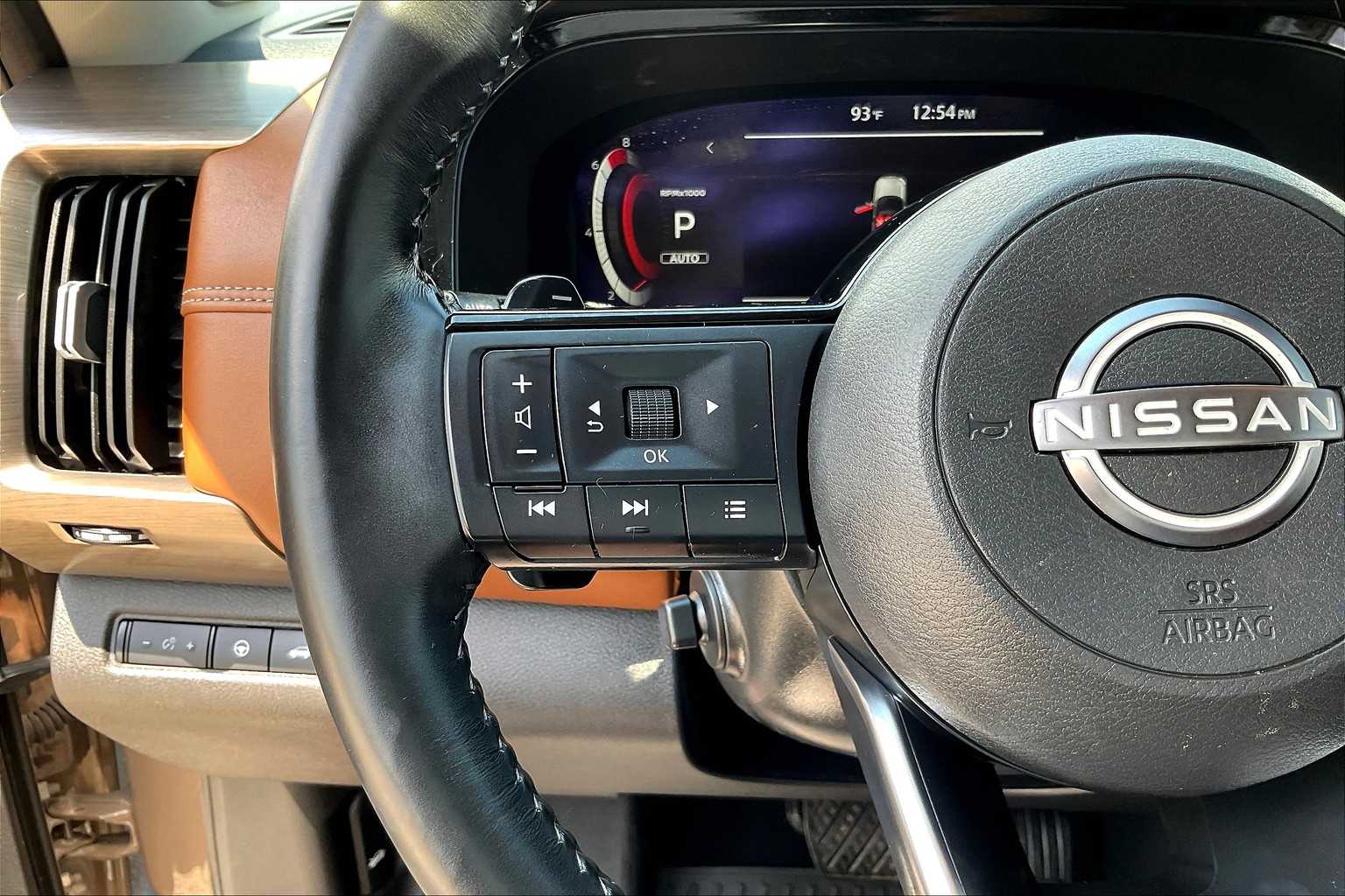 2023 Nissan Pathfinder Platinum photo 42