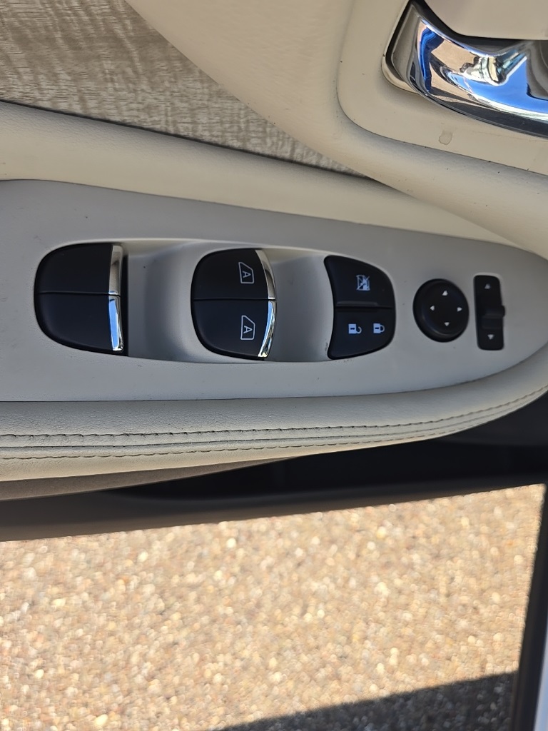 2023 Nissan Murano SL photo 11