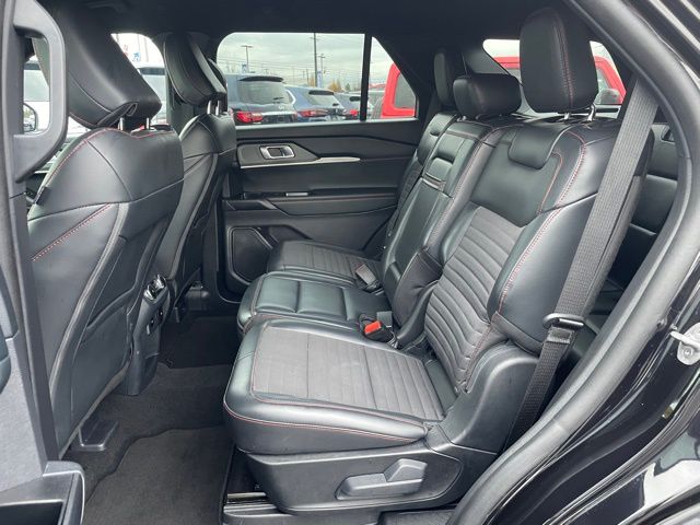 2025 Ford Explorer ST-Line photo 3