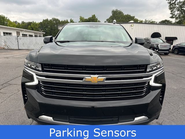 2023 Chevrolet Suburban LT photo 2