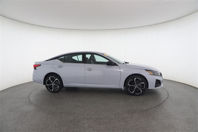 2023 Nissan Altima 2.5 SR photo 22