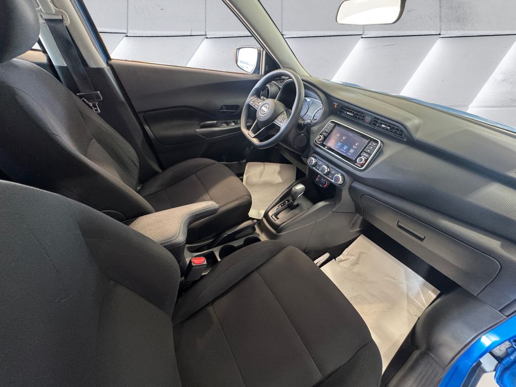 2023 Nissan Kicks S photo 14