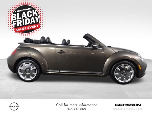 2013 Volkswagen Beetle 2.5L Convertible photo 4