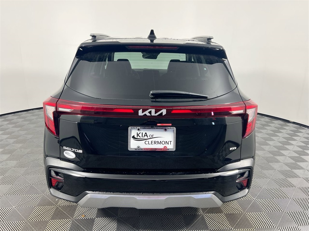 2025 Kia Seltos S photo 4