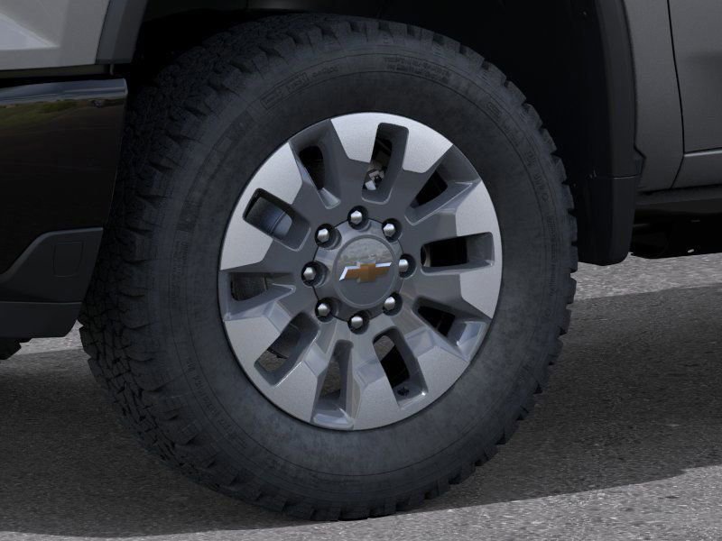 2025 Chevrolet Silverado 2500HD Custom photo 9