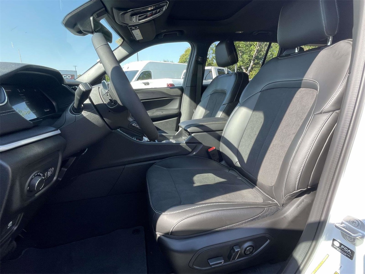 2025 Jeep Grand Cherokee Altitude X photo 15