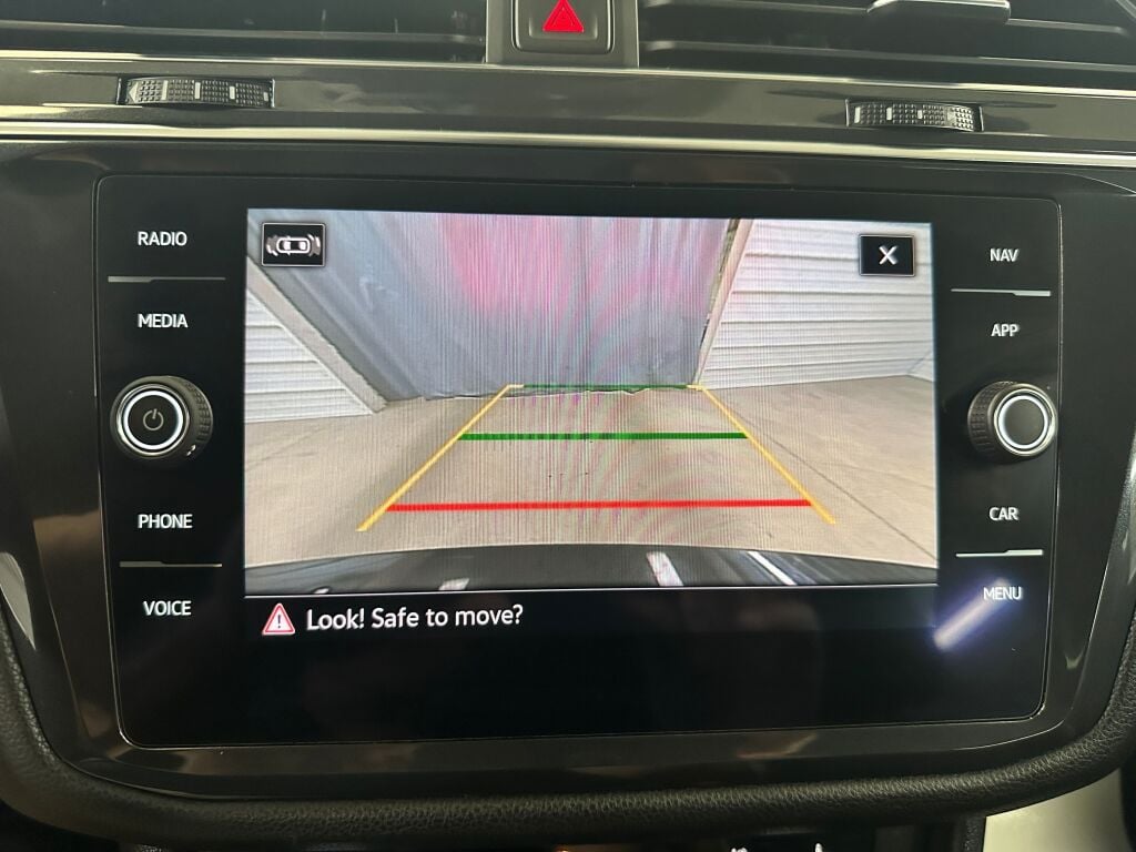 2022 Volkswagen Tiguan SEL Premium R-Line photo 12