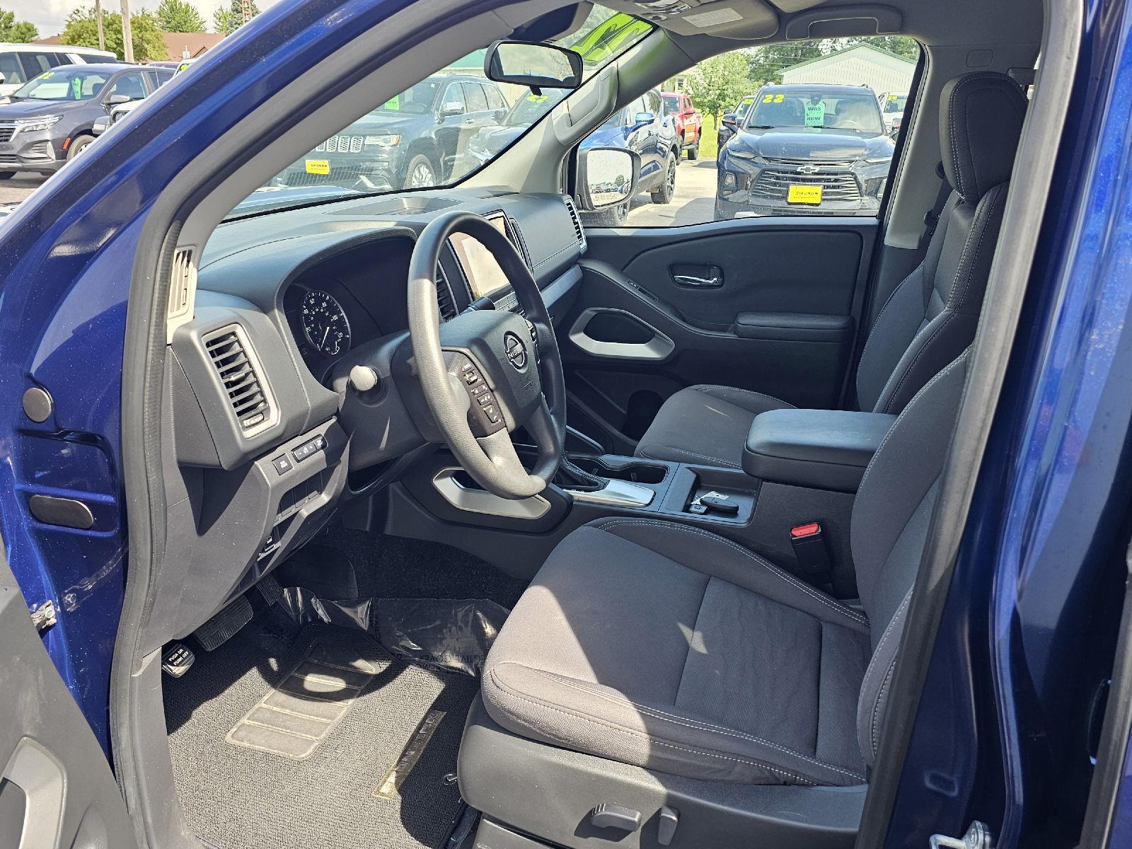 2022 Nissan Frontier SV photo 10