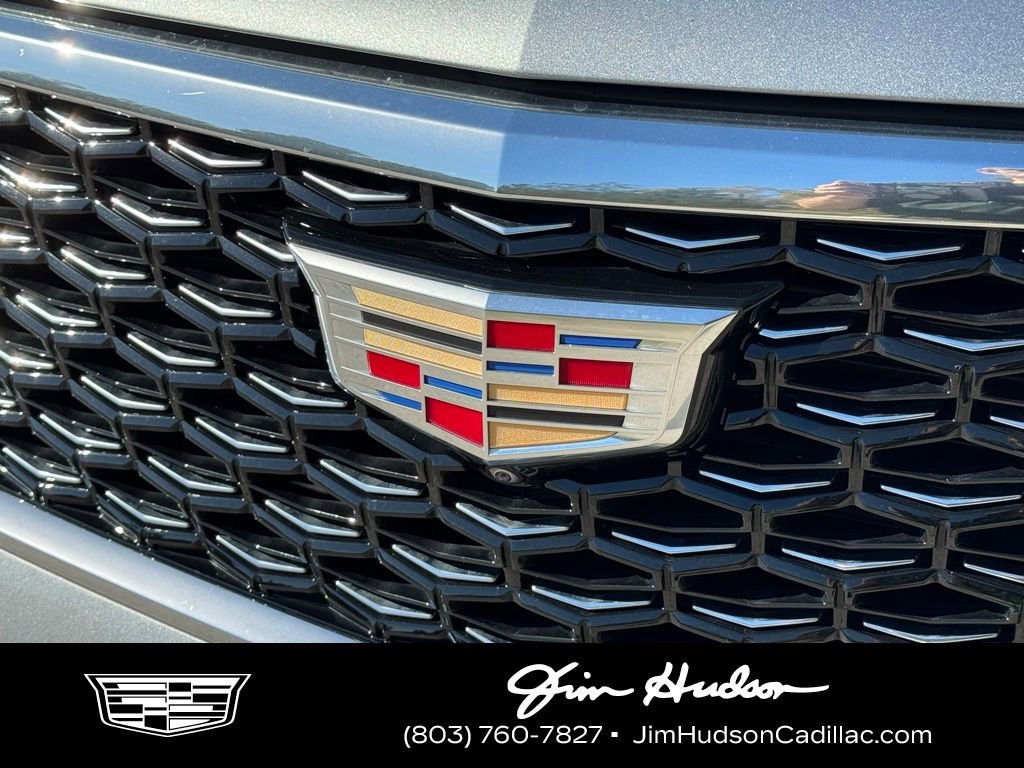 2025 Cadillac XT4 Premium Luxury photo 4