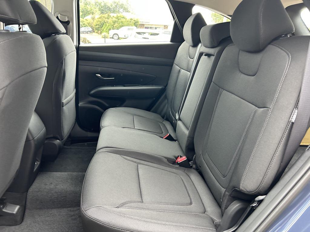 2025 Hyundai Tucson SE photo 24