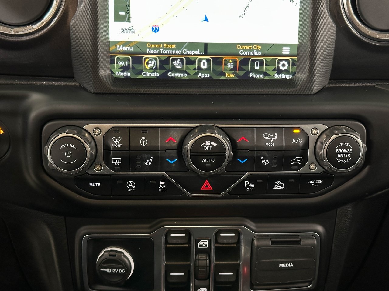 2023 Jeep Wrangler Altitude photo 13