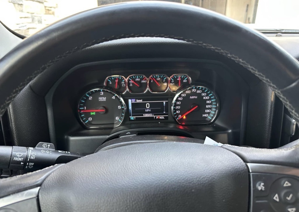 2018 Chevrolet Silverado 1500 LT photo 3