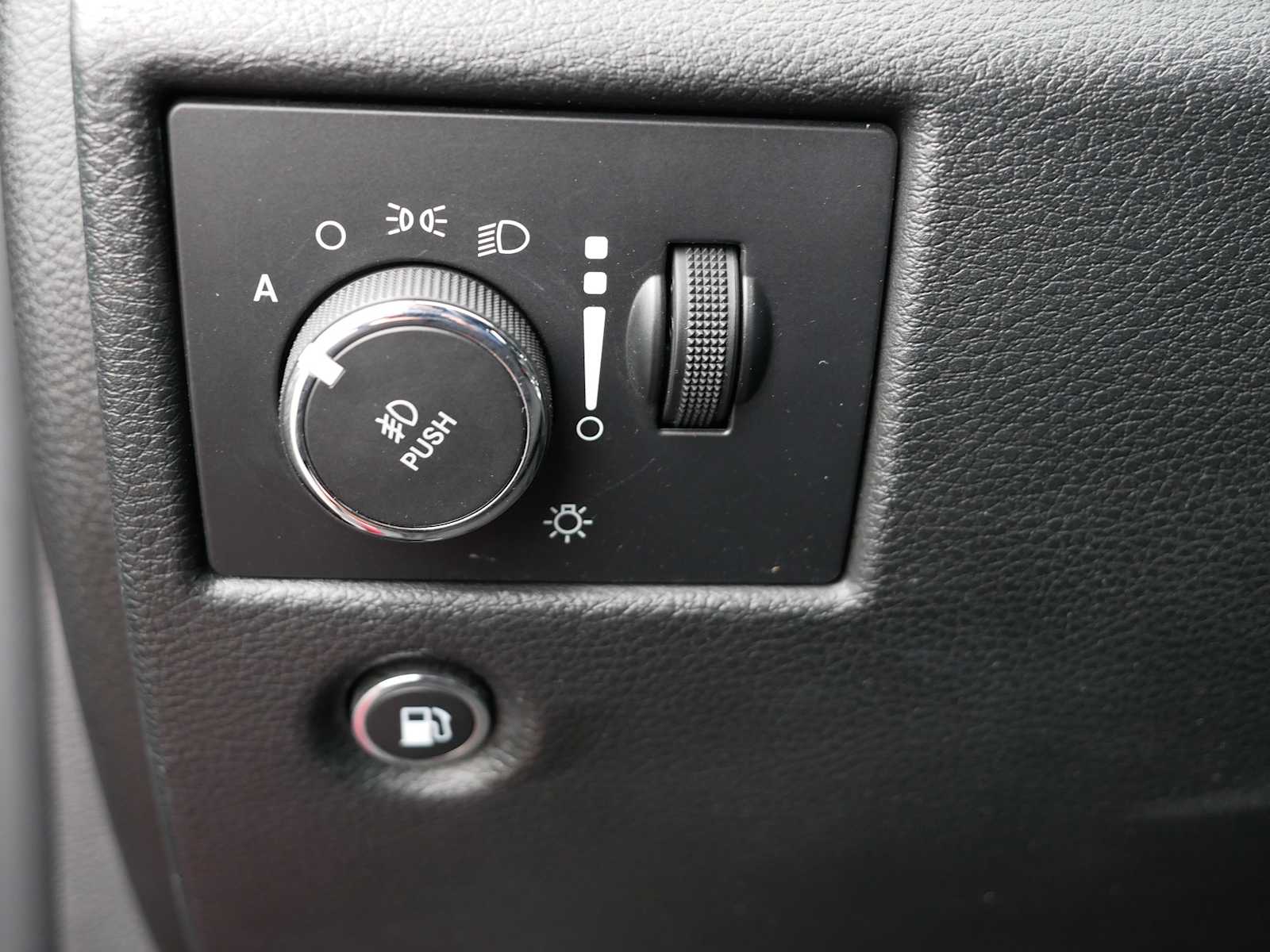 2022 Jeep Cherokee Laredo photo 21