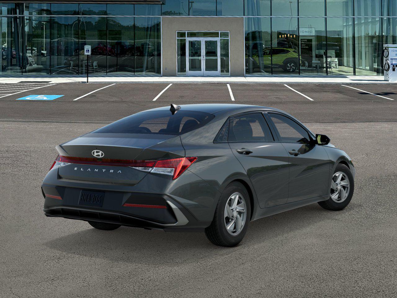 2025 Hyundai Elantra SE photo 3