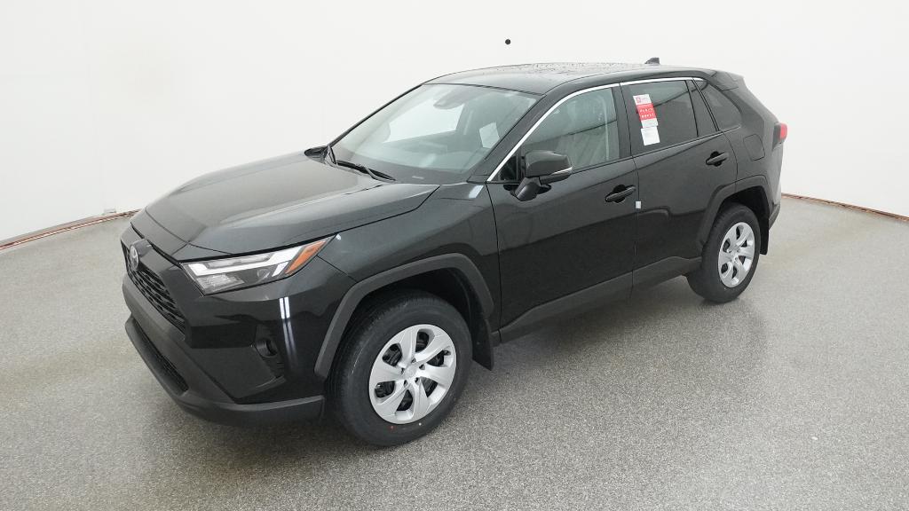 2025 Toyota RAV4 LE's photo