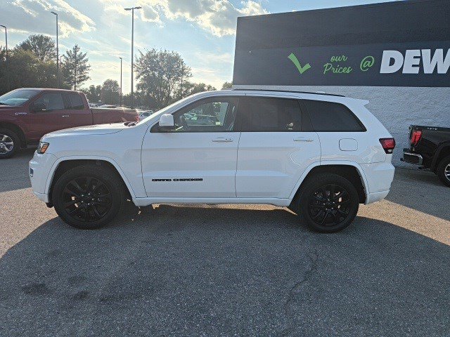 2018 Jeep Grand Cherokee Laredo photo 2