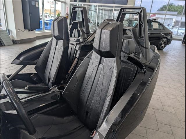 2016 Slingshot Slingshot Open Cab photo 2
