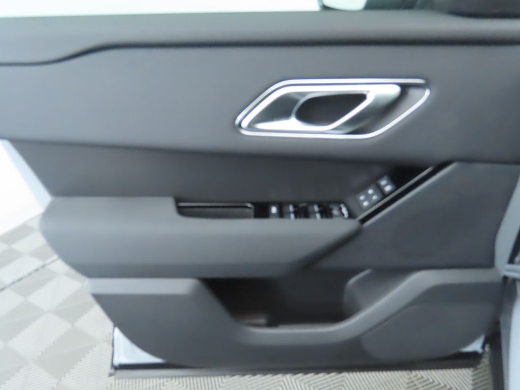 2025 Land Rover Range Rover Velar SE photo 23