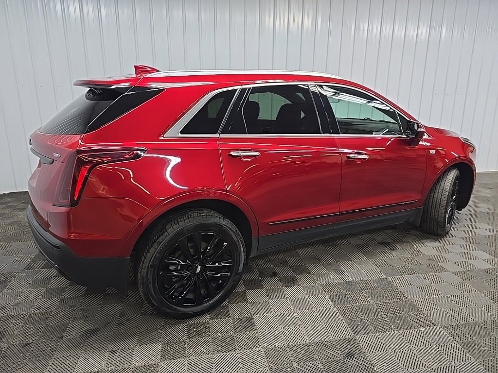 2022 Cadillac XT5 Premium Luxury photo 3