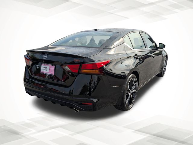 2025 Nissan Altima SR photo 4