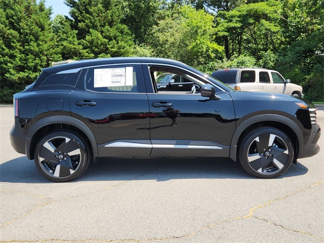 2025 Nissan Kicks SR photo 2