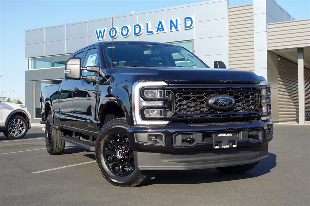 2025 Ford F-350 Super Duty XLT's photo