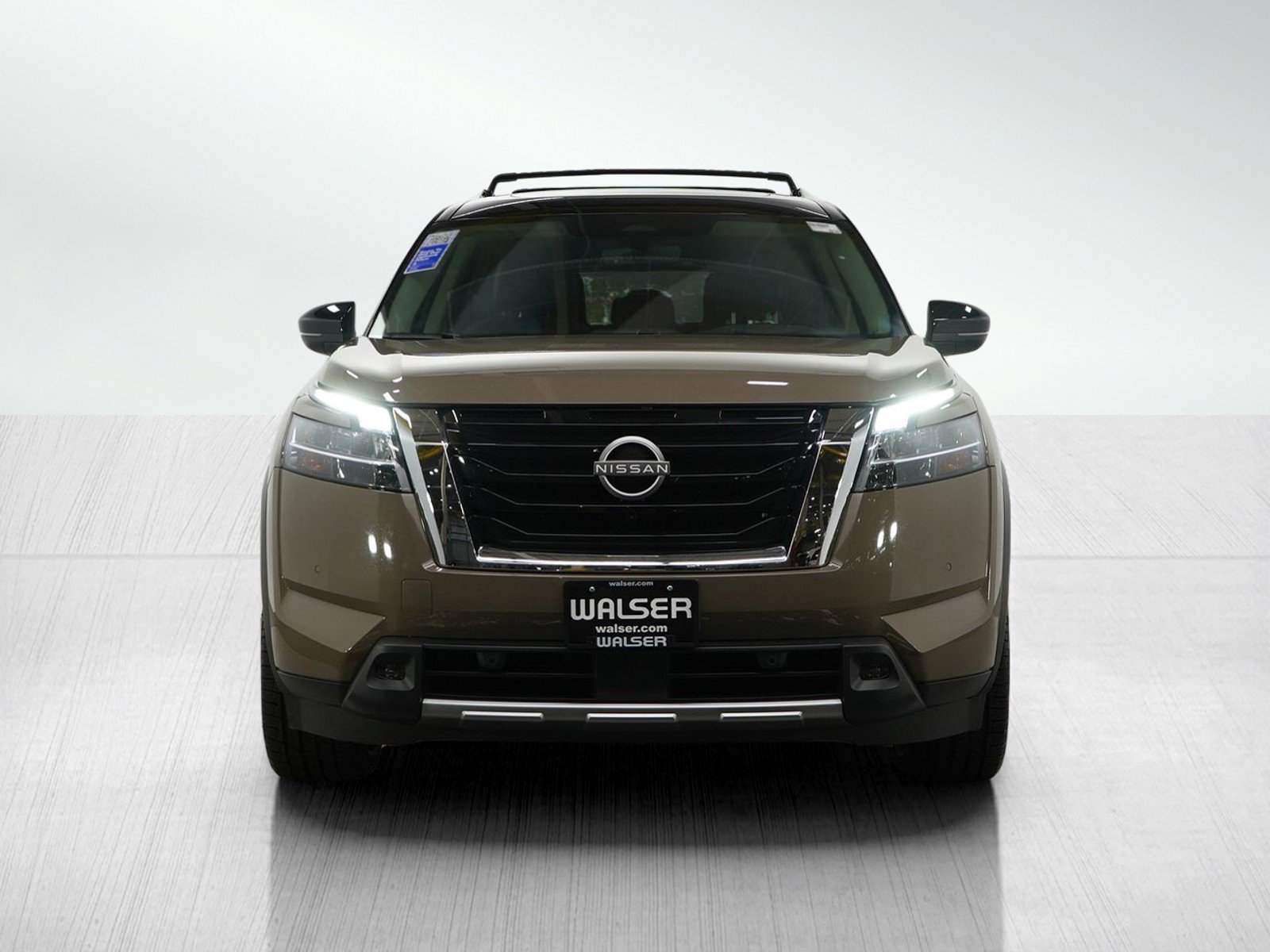 2023 Nissan Pathfinder Platinum photo 8