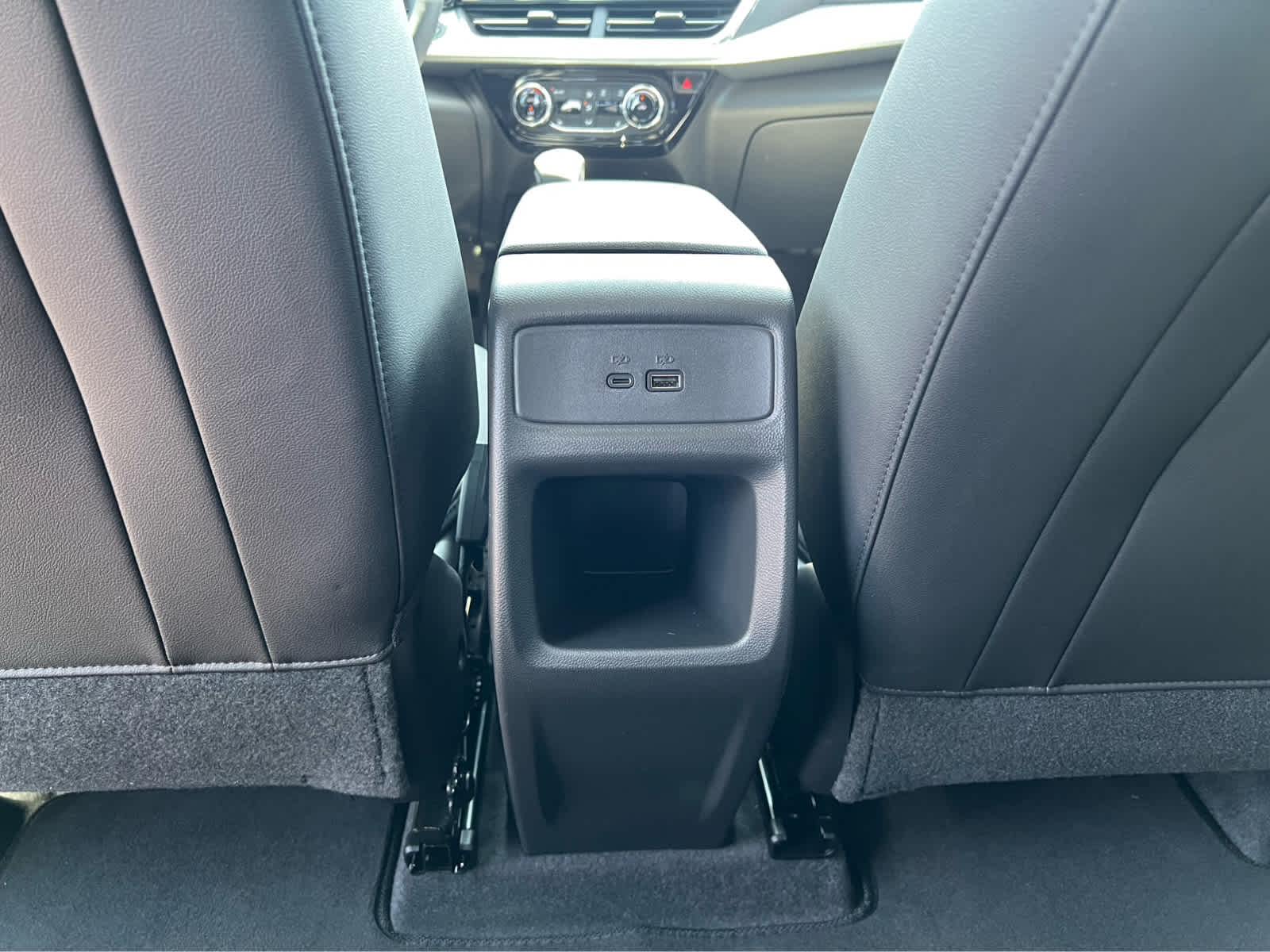 2025 Chevrolet Trax LT photo 28