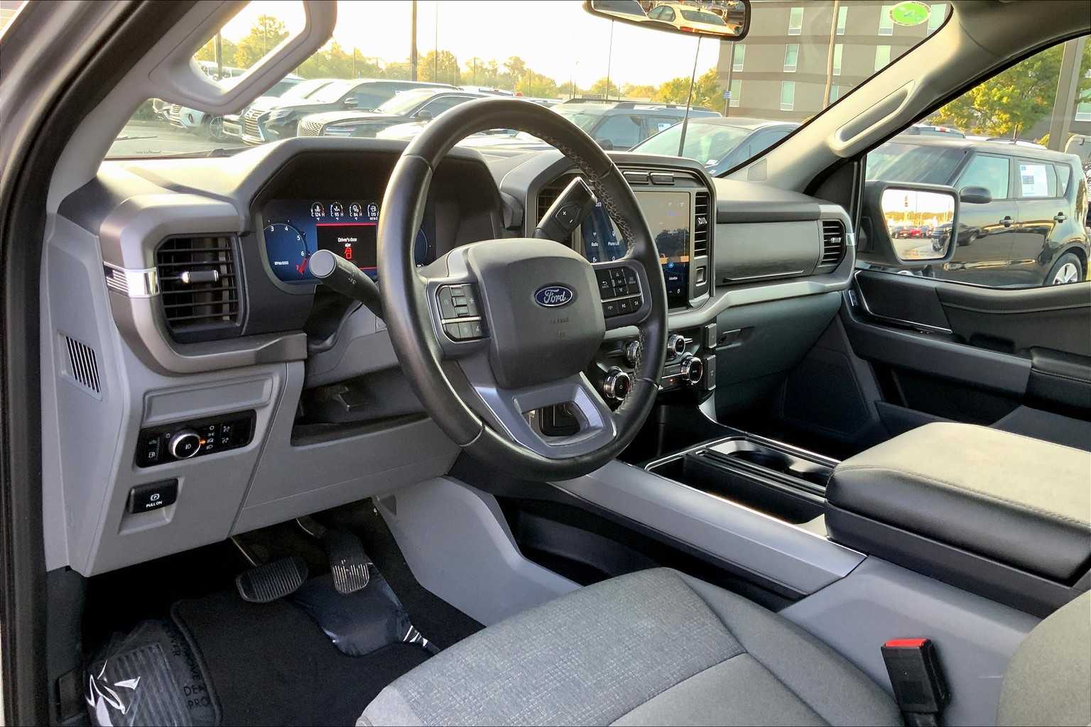 2024 Ford F-150 XLT photo 14