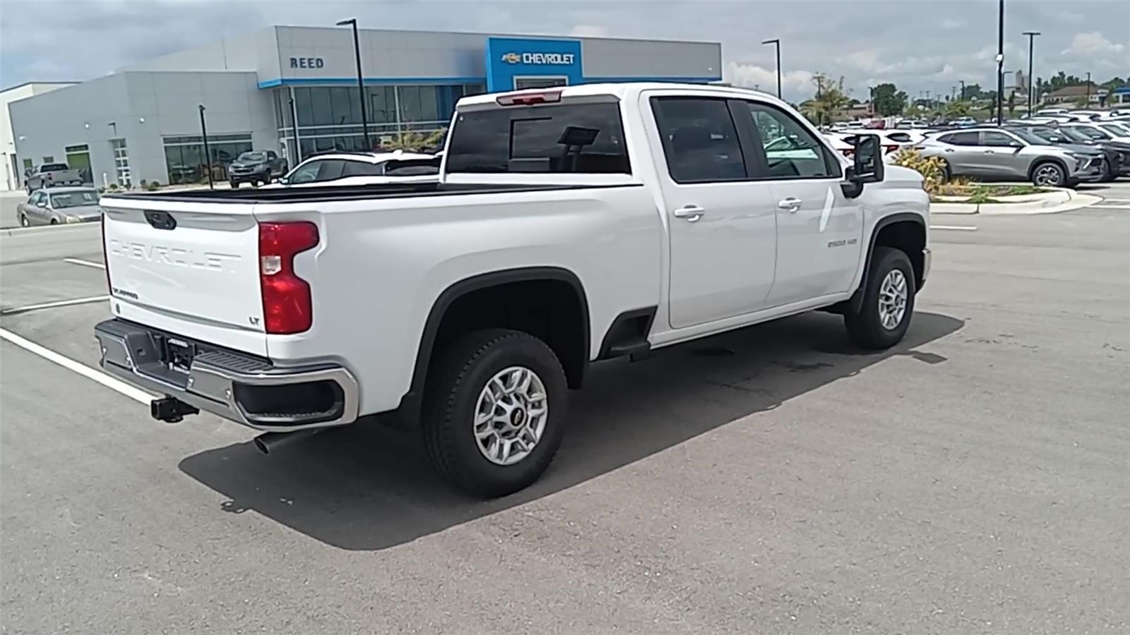 2025 Chevrolet Silverado 2500HD LT photo 4