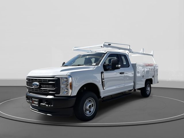 2024 Ford F-350 Super Duty Chassis Cab XL's photo
