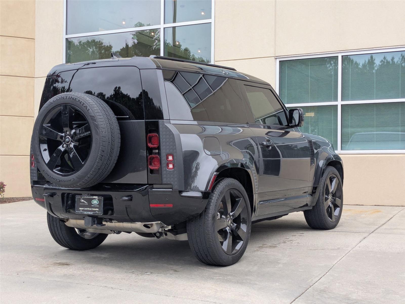 2024 Land Rover Defender X-Dynamic SE photo 5