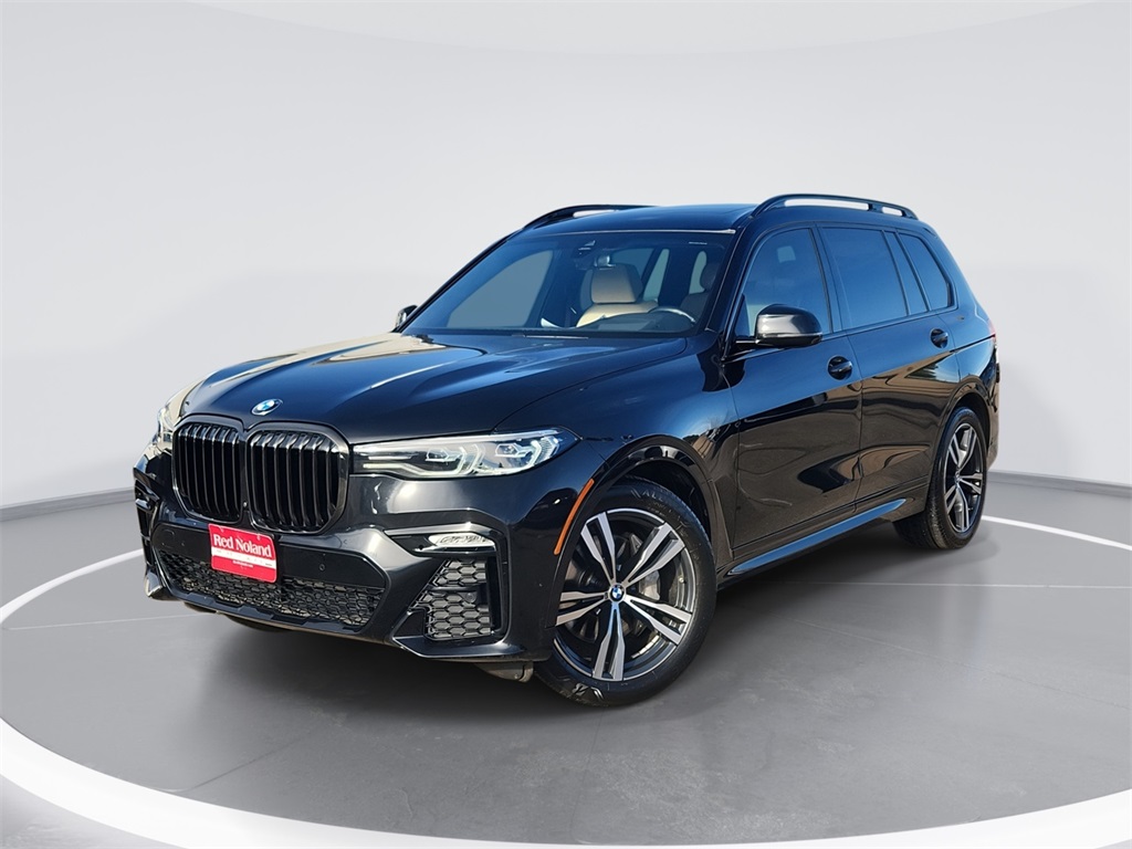 2022 BMW X7 40i's photo