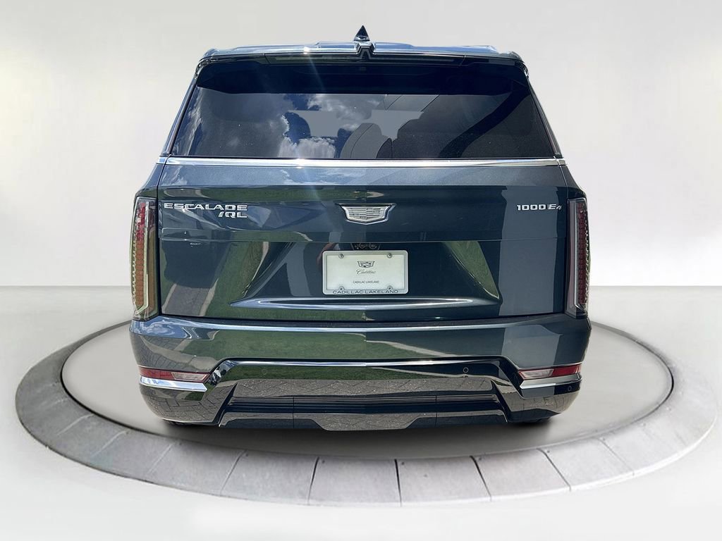 2026 Cadillac Escalade Luxury photo 4