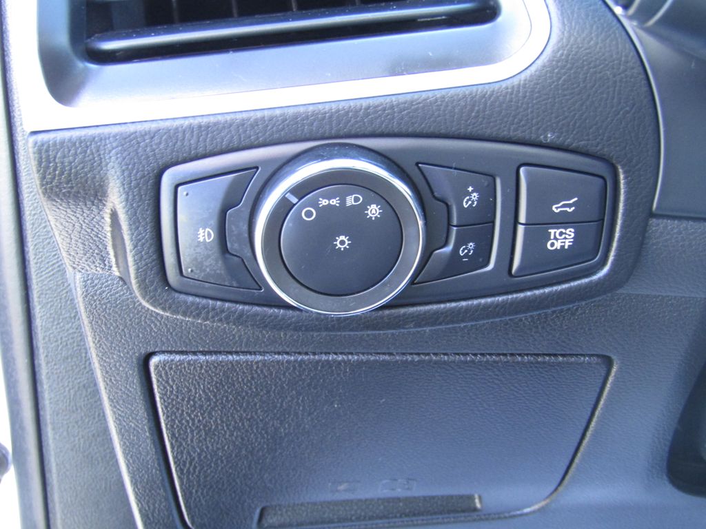 2022 Ford Edge SEL photo 18