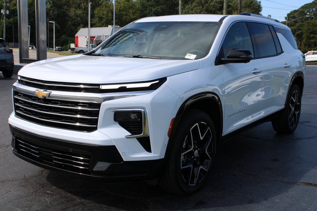 2026 Chevrolet Traverse High Country photo 2
