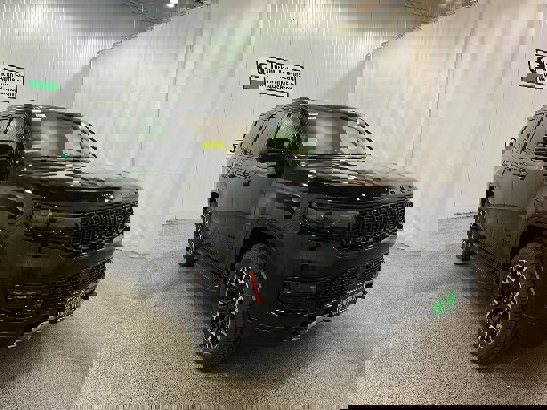 2025 Jeep Wagoneer Series II's photo