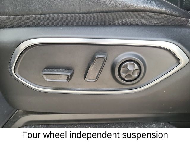 2023 Jeep Wagoneer Base photo 14