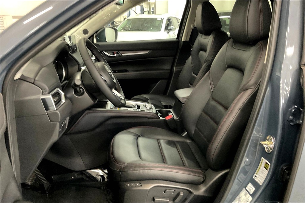 2025 MAZDA CX-5 - Image 8